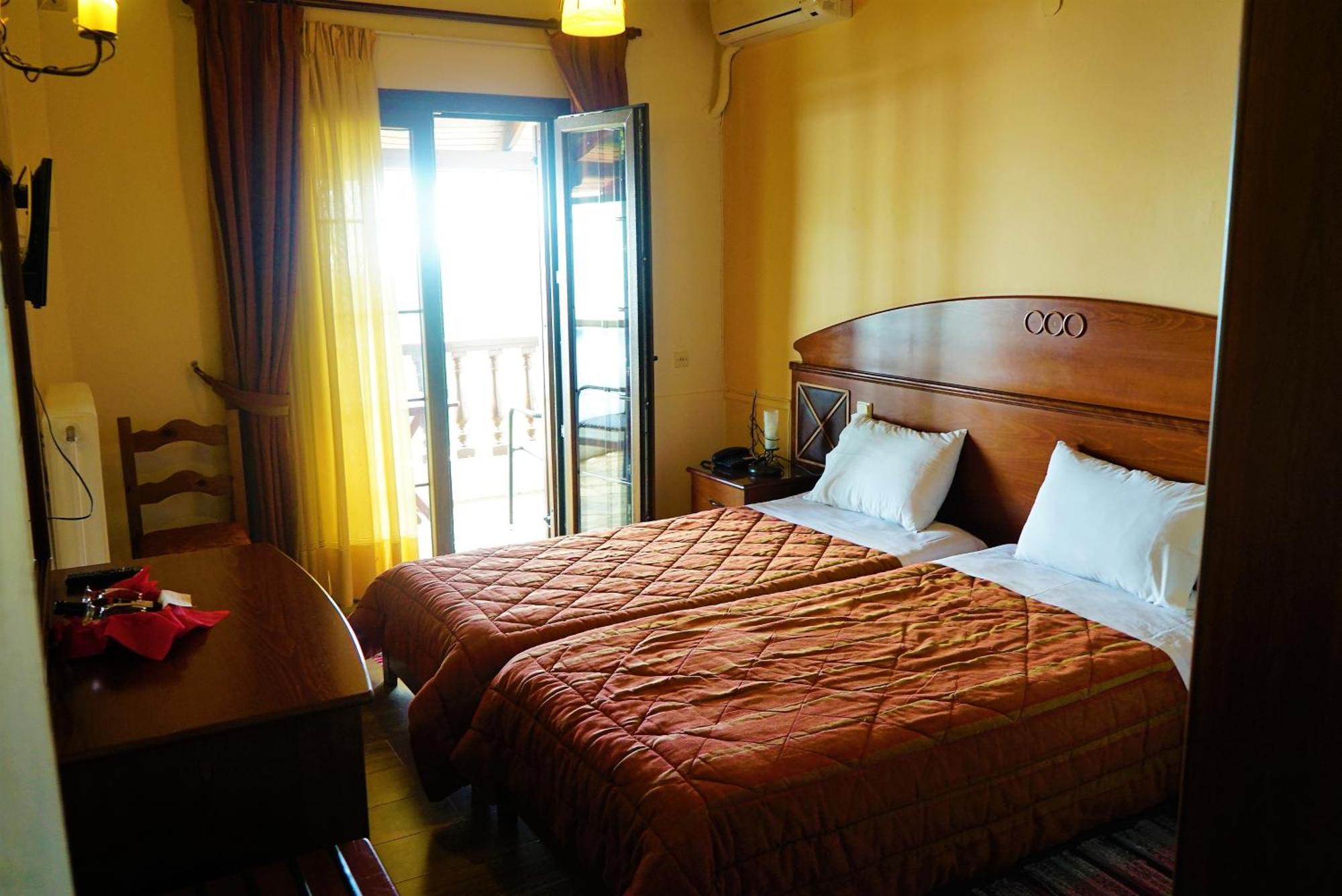 Chania Hotel Екстериор снимка